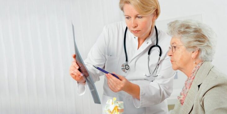 liječnik propisuje liječenje bolova u donjem dijelu leđa